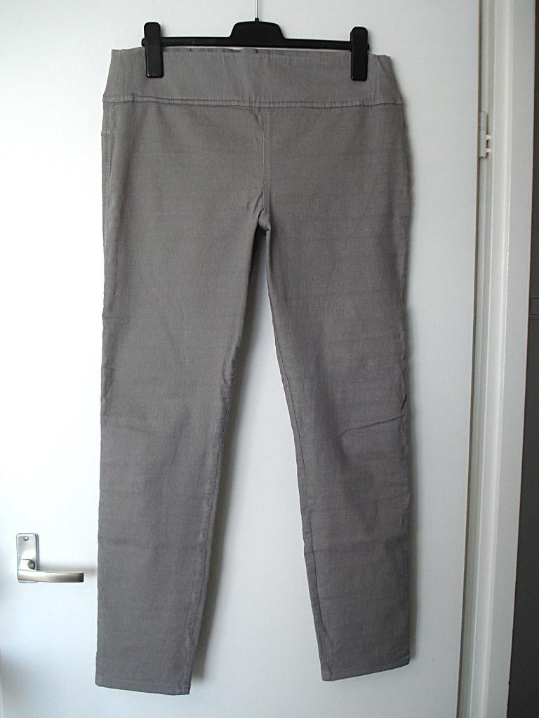 6/8e broek elastisch mt XL - taupe grijs, Maat 46/48 (XL) of groter, Ophalen of Verzenden, Onbekend, Zo goed als nieuw