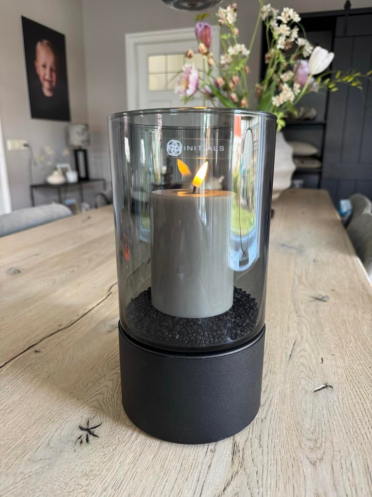 Initials Windlicht met steentjes - 13.5x13.5x25.5 cm, Ophalen, Overige materialen, 25 tot 50 cm, Zwart