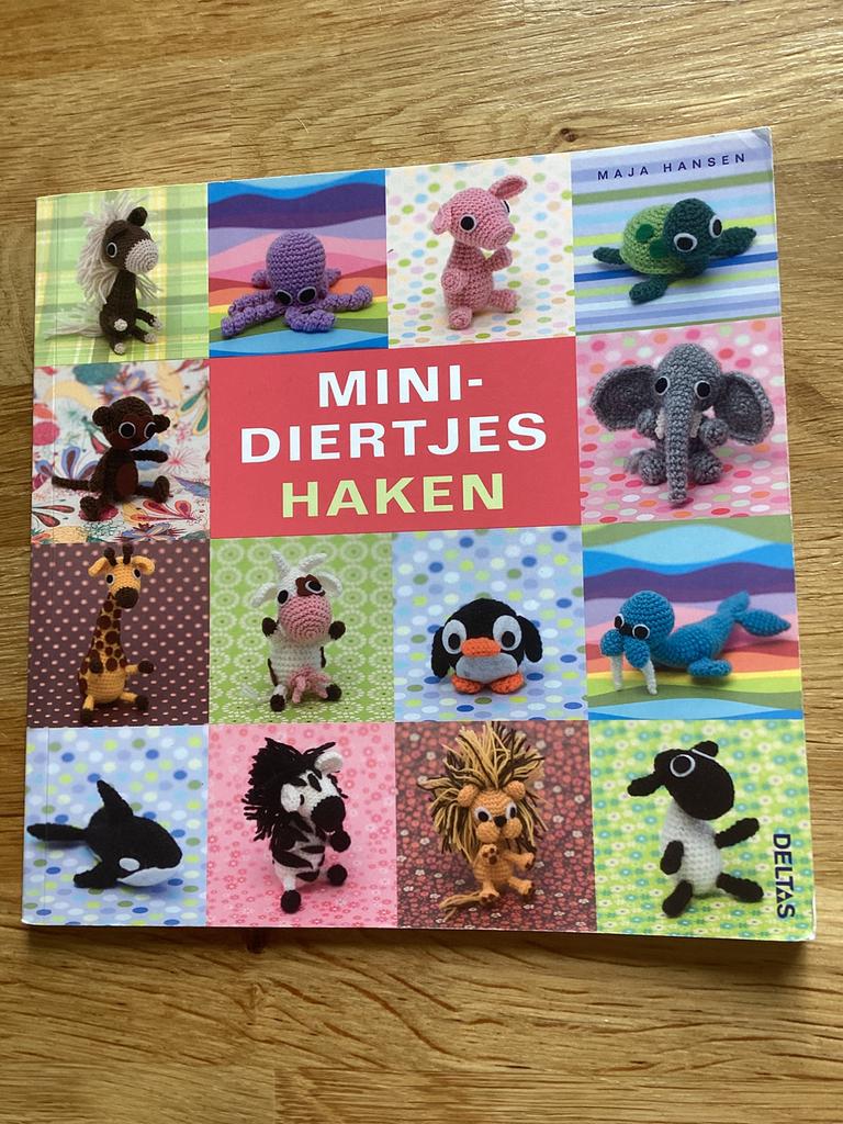 Mini diertjes haken, Ophalen of Verzenden, Zo goed als nieuw, Haken, Patroon of Boek