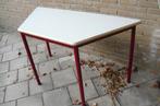 TE KOOP TAFEL VOOR DE  KINDERKAMER, Kinderen en Baby's, Kinderkamer | Tafels en Stoelen, Ophalen, Zo goed als nieuw, Tafel(s) en Stoel(en)