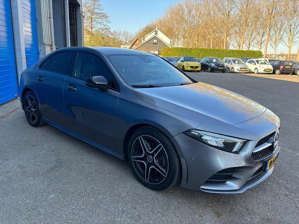 Mercedes-Benz A-Klasse A 180 136pk 7G-DCT 2020 Grijs, Auto's, 136 pk, Zwart, 4 cilinders, Origineel Nederlands