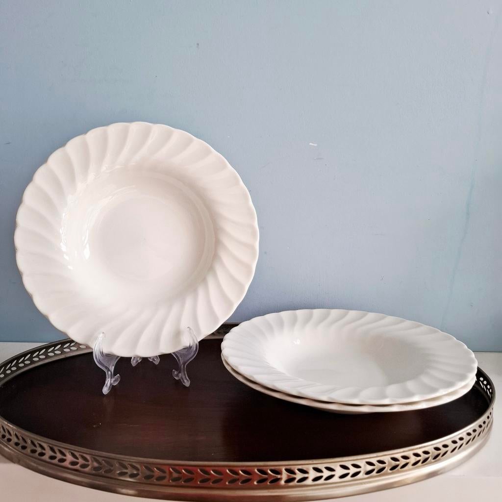 Churchill, 3 diepe borden met spiraalrand in offwhite, Antiek en Kunst, Ophalen of Verzenden