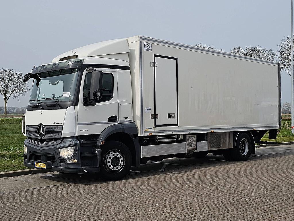 MERCEDES-BENZ ANTOS 1835 frigo taillift, Auto's, Automaat, Euro 6, Stoelverwarming, Wit