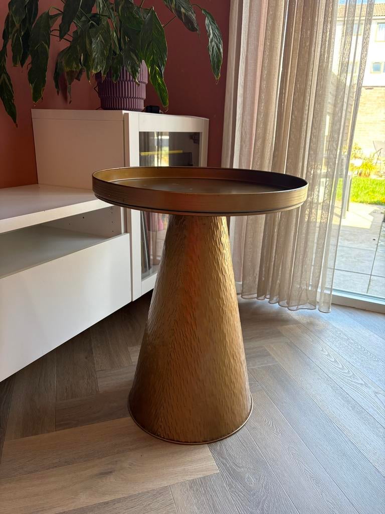 Bijzettafel, goud., Gebruikt, Metaal of Aluminium, Rond, 55 tot 75 cm