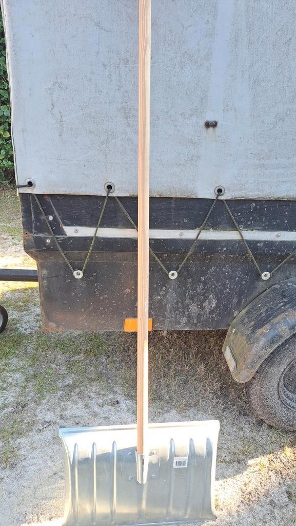 Puin schep / sneeuwschuiver, Tuin en Terras, Hand-tuingereedschap, Gebruikt, Schop, Ophalen