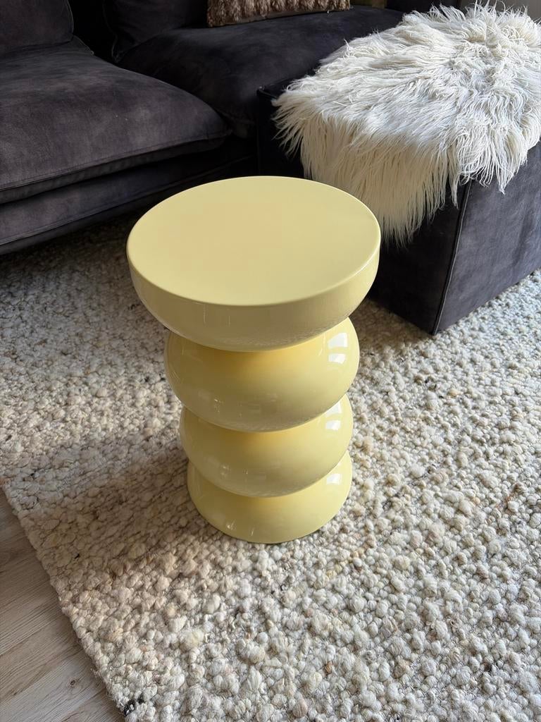Licht gele bijzettafel 30 cm, 46,5 cm hoog, Huis en Inrichting, Tafels | Bijzettafels, Overige materialen, Minder dan 55 cm, Rond