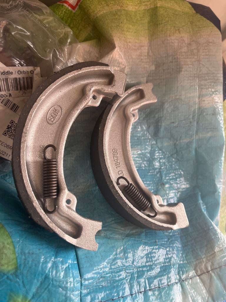 Nieuwe Achterremschoenen voor Peugeot Tweet Evo/RS, Ophalen of Verzenden, Nieuw, Overige typen, Peugeot