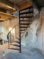 Mooie wenteltrap met houten treden en metalen frame, Ophalen, Gebruikt, Trap, 2 tot 4 meter
