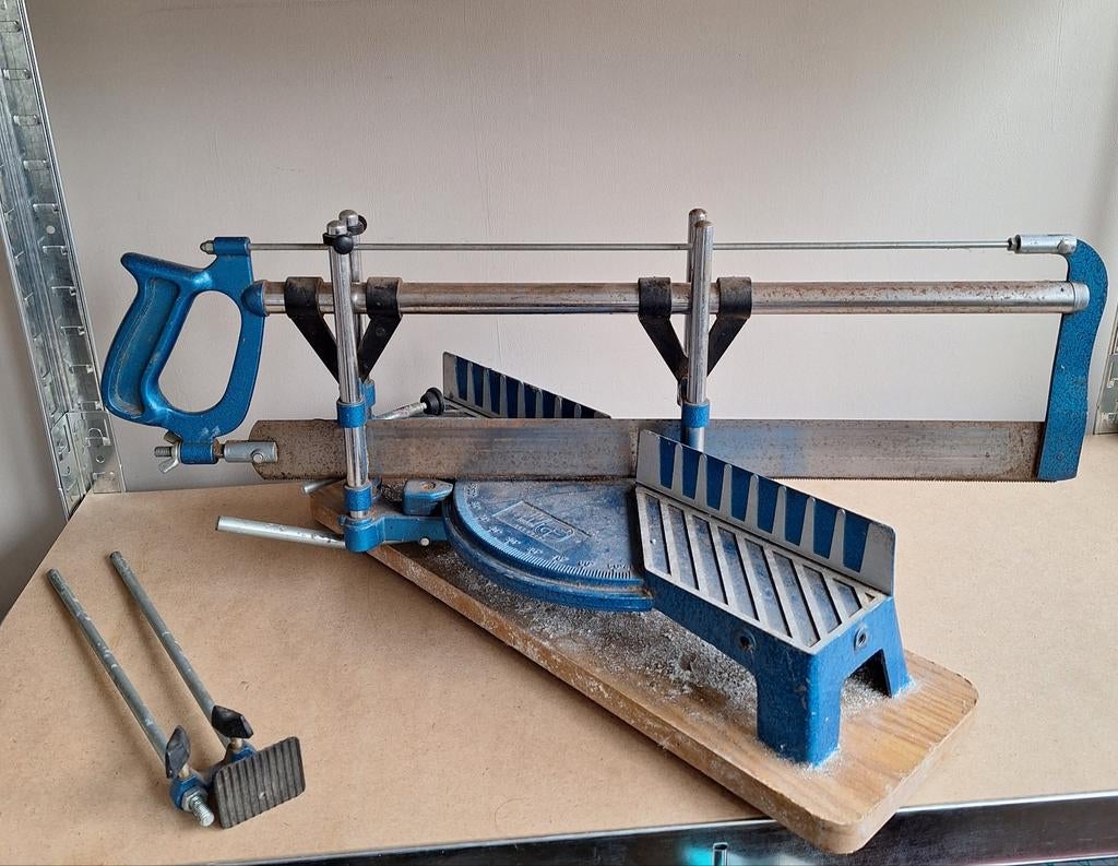 Verstekbak met zaag, Doe-het-zelf en Verbouw, Gebruikt, Ophalen of Verzenden, Afkortzaag, 30 tot 70 mm