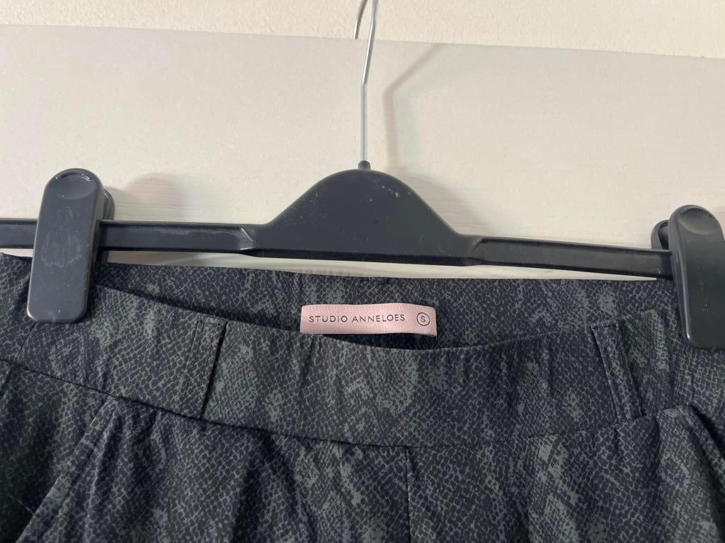 Studio Anneloes Flair Broek S - Donkergroen Panterprint, Ophalen of Verzenden, Zo goed als nieuw, Maat 36 (S), Lang