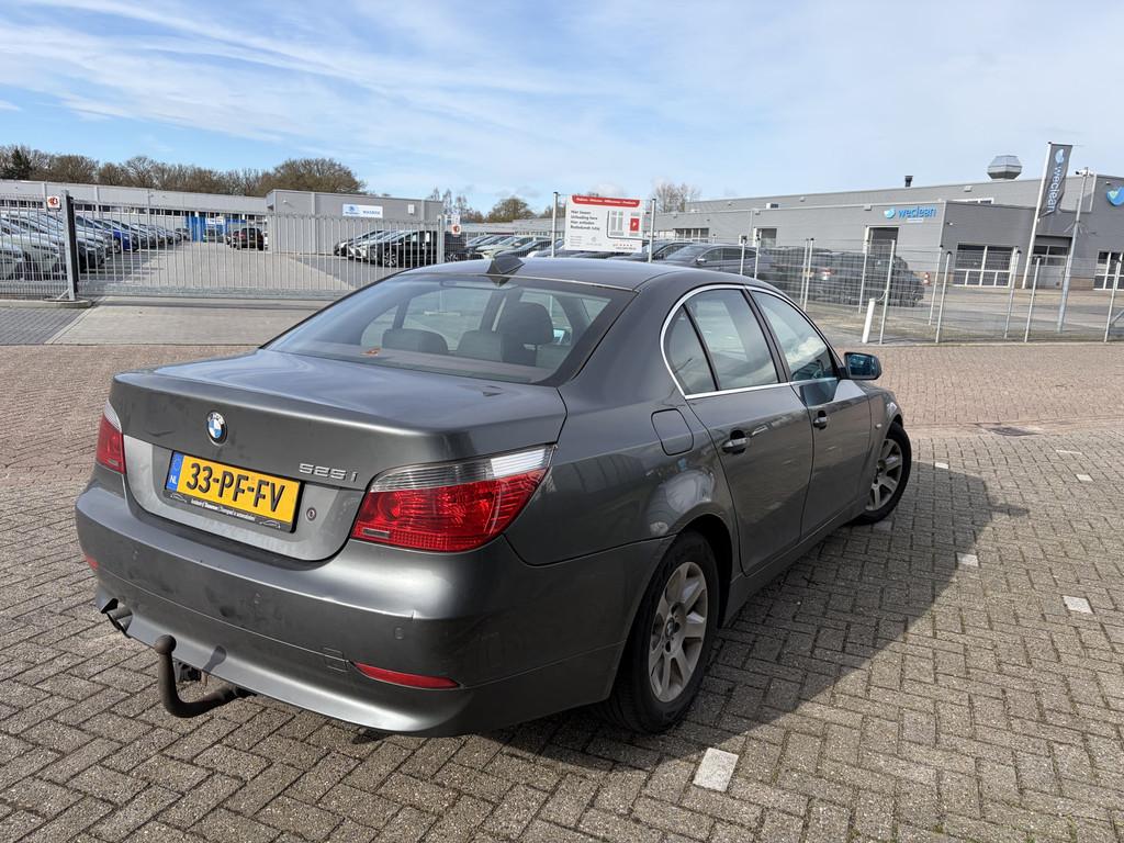 BMW 5 Serie 525i Executive TREKHAAK | LEDER | AUTOMAAT | NAV, Automaat, Achterwielaandrijving, Gebruikt, 2000 kg