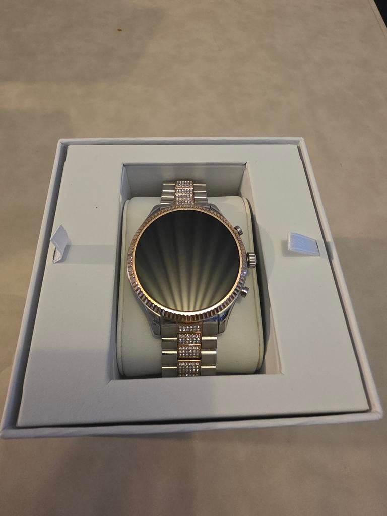 Michael Kors smartwatch, Ophalen of Verzenden, Zo goed als nieuw, IOS