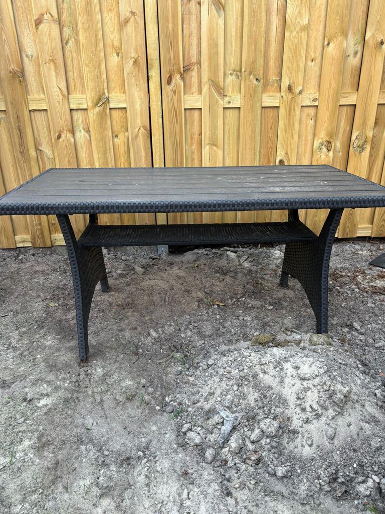 Nette buiten tafel - zelf schoonmaken, Tuin en Terras, Tuintafels, Ophalen, Gebruikt, Rechthoekig, Wicker