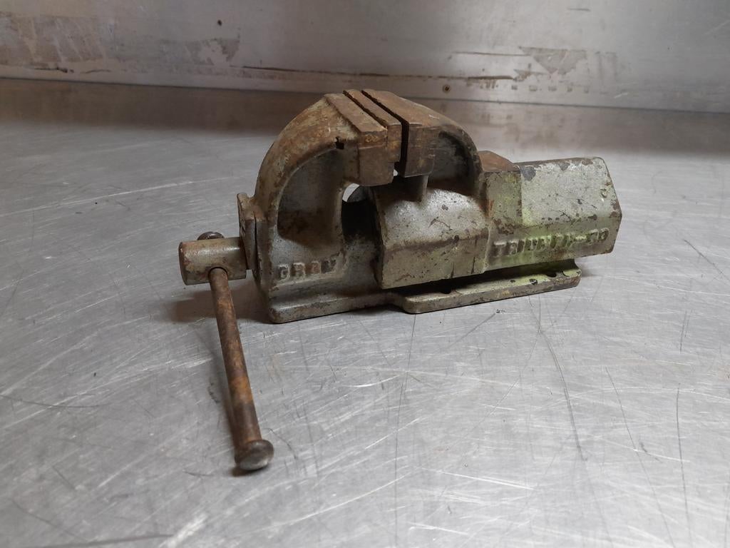 Triumph 60 DRGM bankschroef schroefstok wo2, Doe-het-zelf en Verbouw, Bankschroef, Ophalen of Verzenden