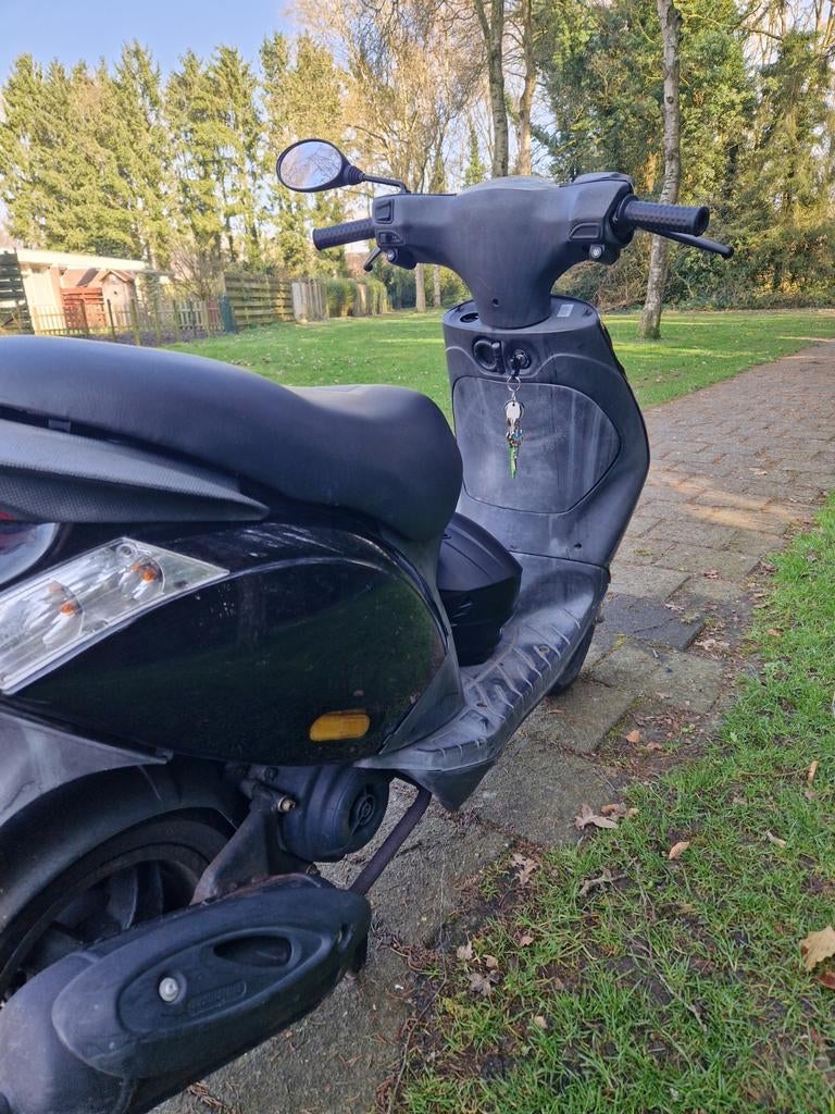 Zip 4t, Fietsen en Brommers, Snorfietsen en Snorscooters, Gebruikt, Piaggio, Benzine, Ophalen of Verzenden