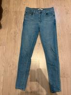 Levi’s jeans, Kleding | Dames, Ophalen of Verzenden, Zo goed als nieuw, Blauw, W30 - W32 (confectie 38/40)