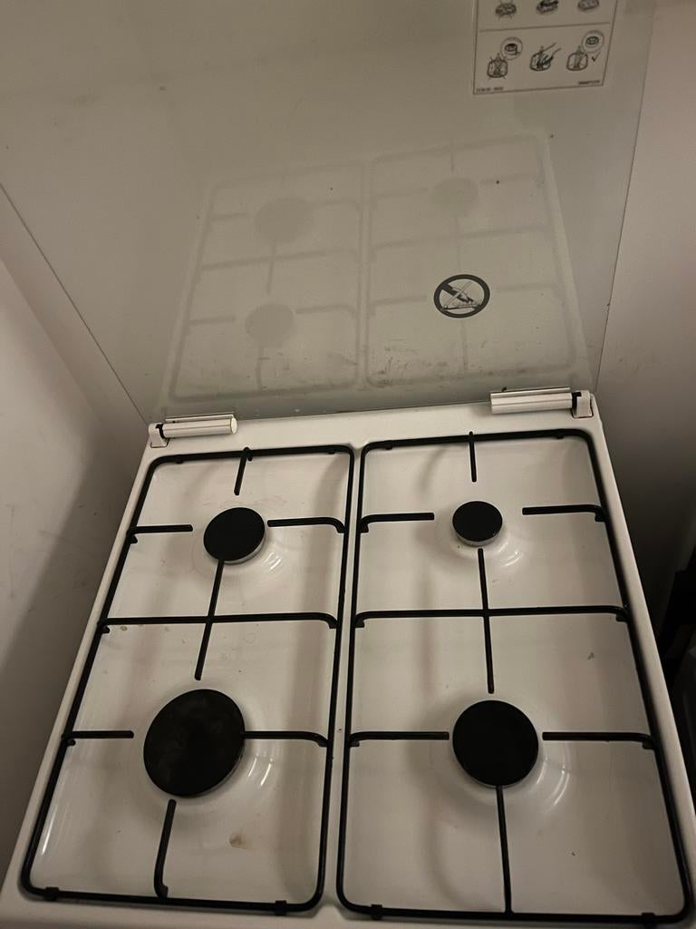 Kookplaat op gas met elektrische oven, Witgoed en Apparatuur, Fornuizen, Ophalen, Gebruikt, 4 kookzones, Gas