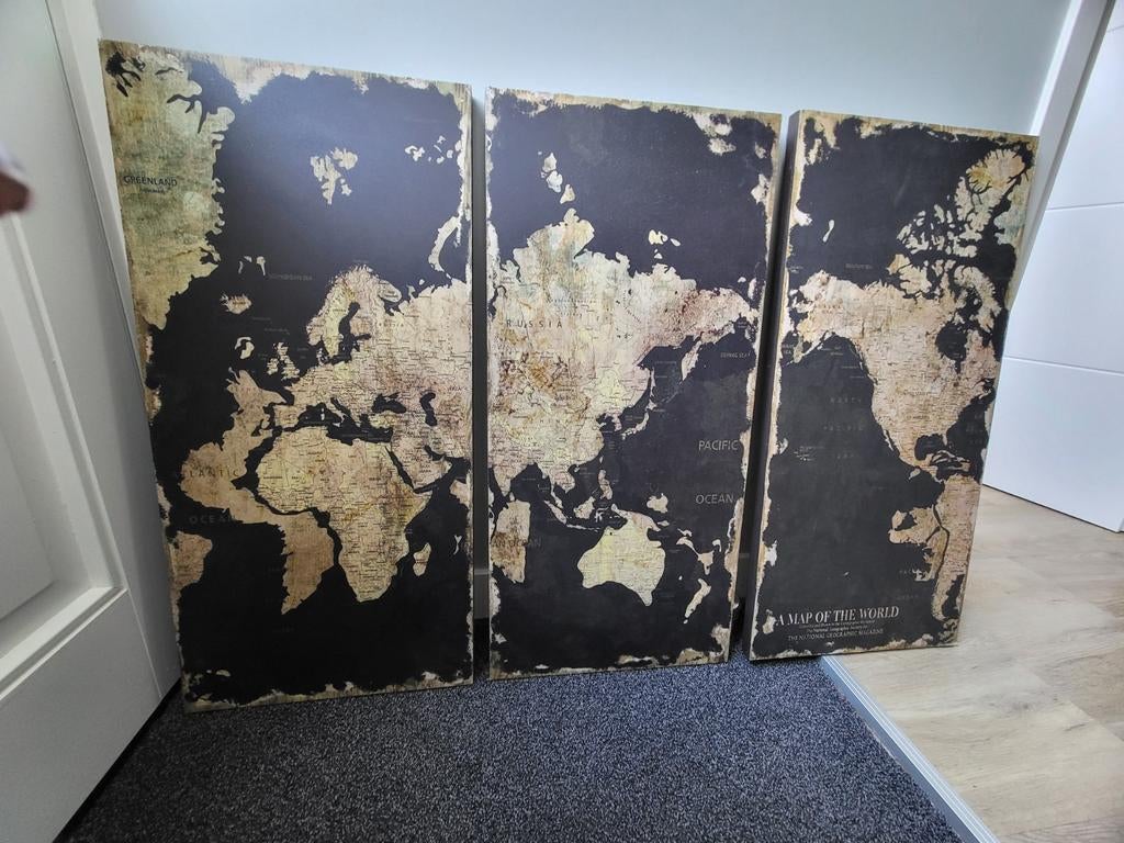 Drieluik Wanddecoratie Landkaart Zwart - 80x38x2,5 cm, Huis en Inrichting, Woonaccessoires | Wanddecoraties, Ophalen, Zo goed als nieuw