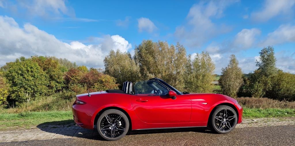 Mazda MX-5 1.5 Skyactiv-g 96KW 2016 Rood, Auto's, Achterwielaandrijving, 31 €/maand, 4 cilinders, Cabriolet