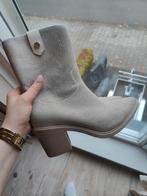Vivaia enkellaarsjes wit beige 38 39 dames boots, Beige, Lage of Enkellaarzen, Ophalen of Verzenden, Zo goed als nieuw