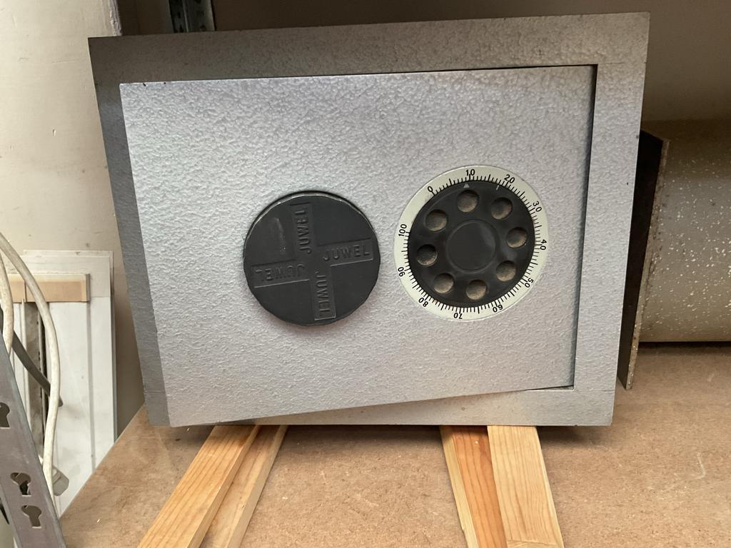 Inbouw Juwel kluis met cijferslot uit +/- 1980 vintage, Huis en Inrichting, Brandblussers en Brandkasten, Ophalen, Zo goed als nieuw