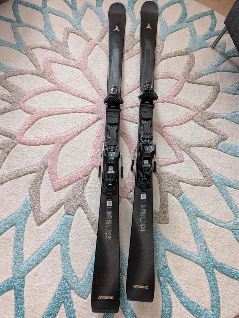 Atomic Cloud c12 ski's - Zo goed als nieuw, Sport en Fitness, Skiën en Langlaufen, Ophalen, 140 tot 160 cm, Zo goed als nieuw