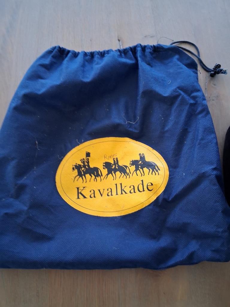 Paardrijcap kavalkade 55cm, Dieren en Toebehoren, Ophalen, Zo goed als nieuw, Dressuur, Cap