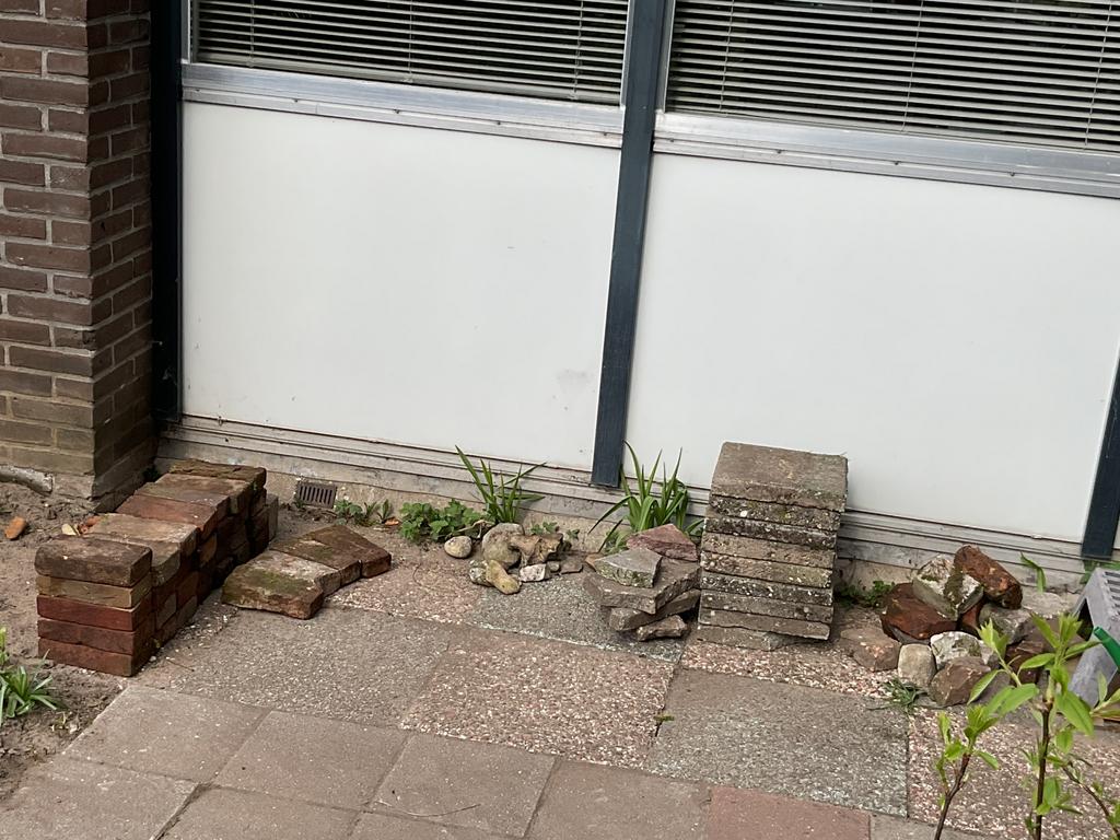 Stenen, keien en tegels om gratis op te halen, Tuin en Terras, Tegels en Klinkers, Ophalen, Gebruikt, Beton, Overige typen