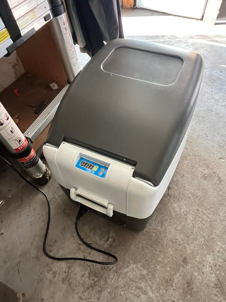 Mooie kleine camping compressor koelkast 230V, Witgoed en Apparatuur, Koelkasten en IJskasten, Ophalen, Zonder vriesvak, Minder dan 85 cm