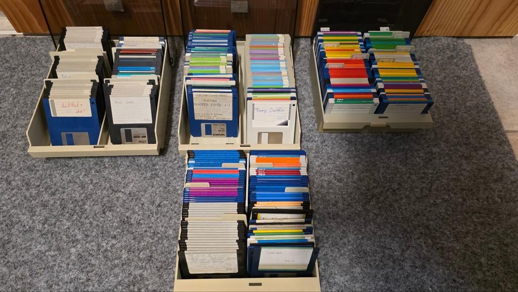4 bakken diskettes games Commodore Amiga 500 600 of 1200, Computers en Software, Vintage Computers, Ophalen