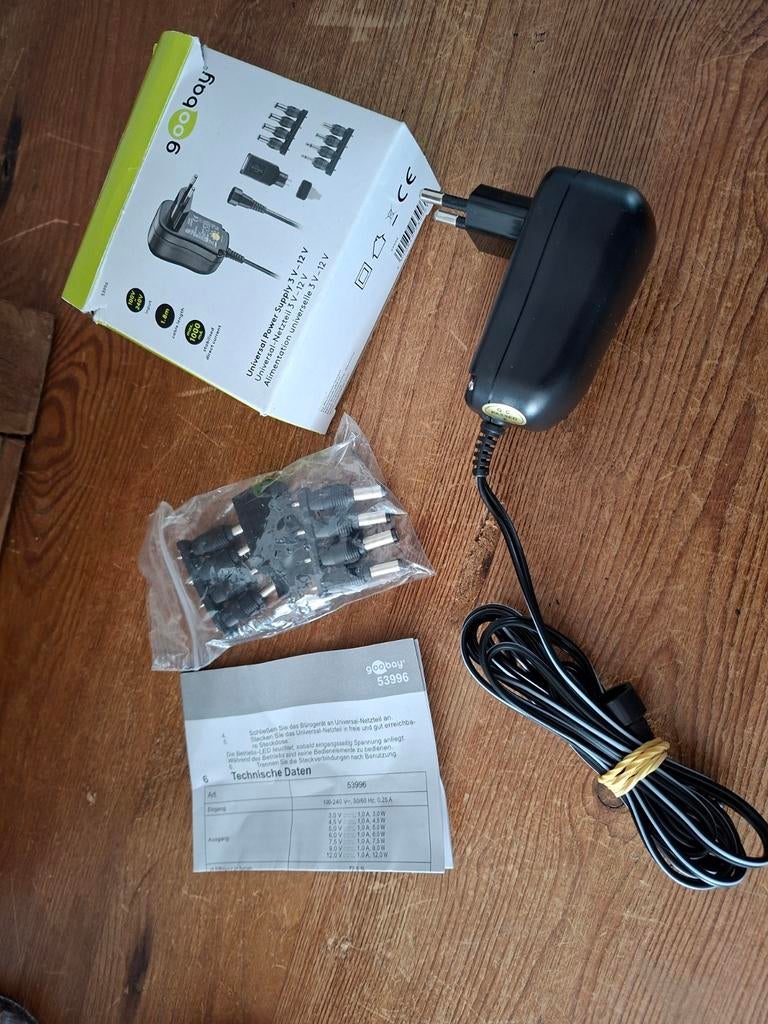 Universele adapter met diverse aansluitingen (3V-12V), Ophalen of Verzenden, Zo goed als nieuw
