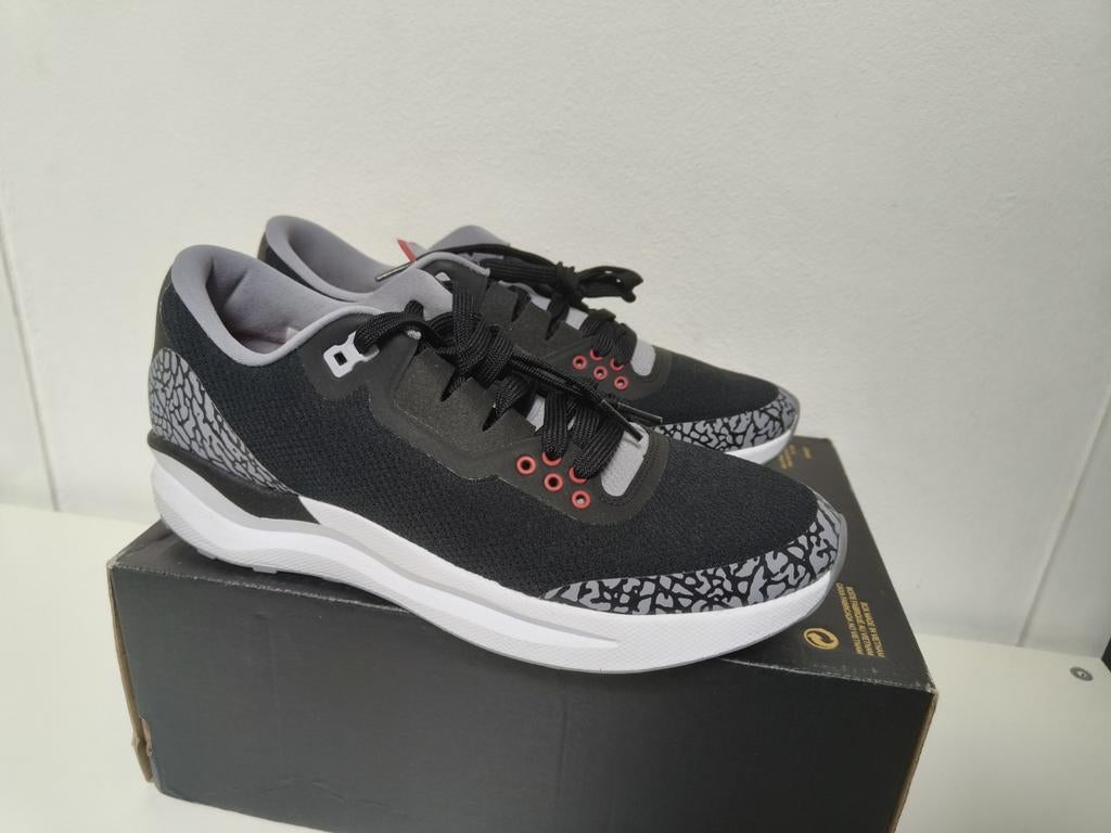 Maat 43 Jordan zoom, Kleding | Heren, Schoenen, Ophalen of Verzenden, Nieuw