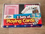 2 sets playing cards plus 4 dobbelstenen 1 set nog in seal, Ophalen of Verzenden, Zo goed als nieuw, Speelkaart(en)