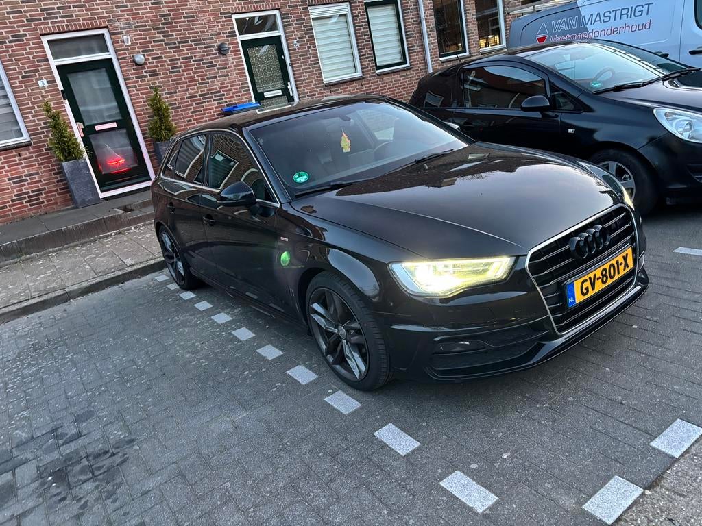 Audi A3 1.6 TDI 3x S-Line | Full-Option | Camera | FACELIFT, Automaat, 4 cilinders, Alcantara, Zwart
