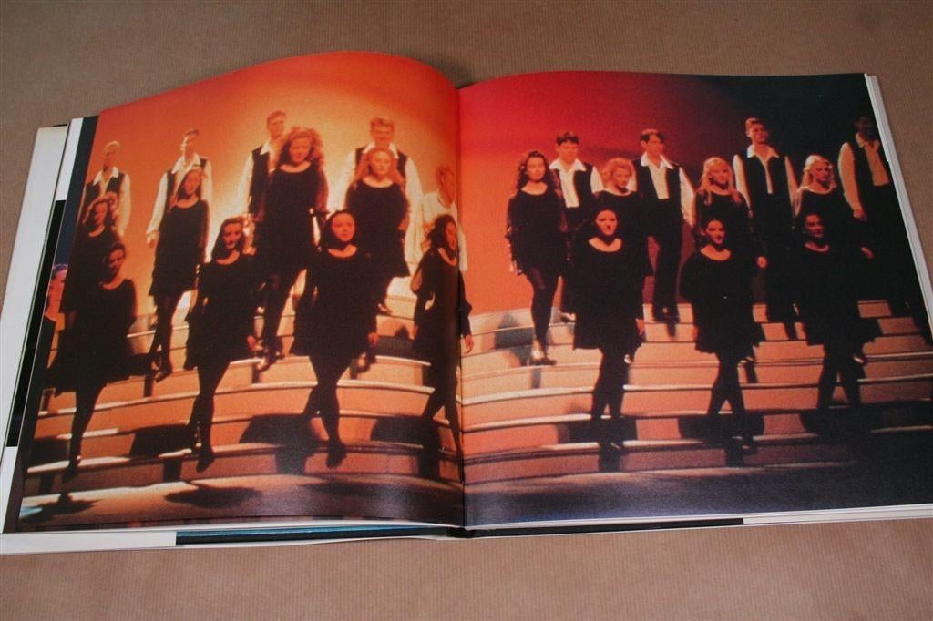 Riverdance — Van Eurovisie naar Wereldfenomeen, Ophalen of Verzenden, Zo goed als nieuw