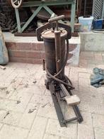 Vintage voet vetpomp uit de 50/60tiger jaren, Ophalen