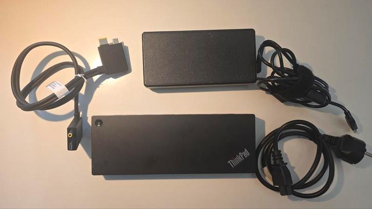 Lenovo Thunderbolt 3 Docking station 40AN (G1) +170W voeding, Computers en Software, Dockingstations, Zo goed als nieuw, Docking station
