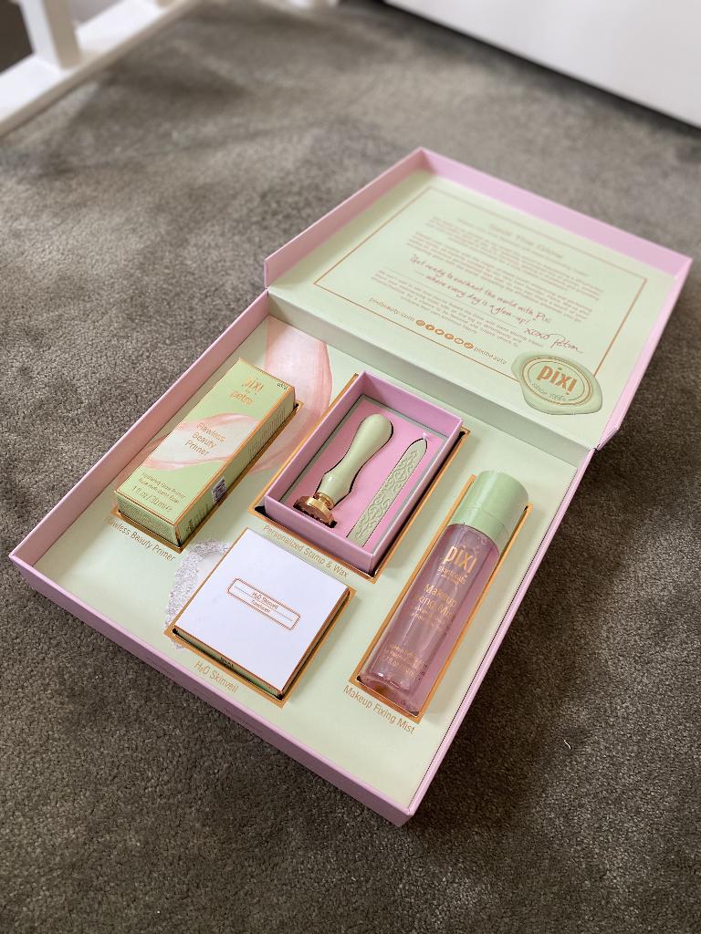 Pixi, Skinveil Powder, Primer & Mist - kadoset 1, Ophalen of Verzenden, Nieuw, Gehele gezicht