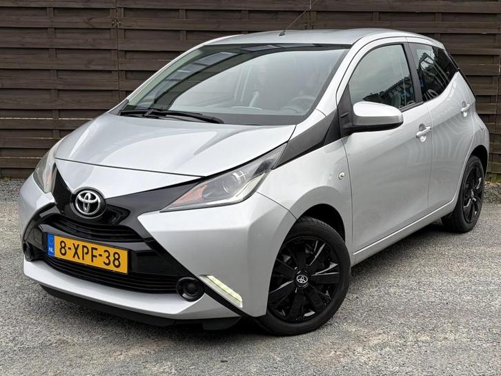 Toyota Aygo 1.0 VVT-i x-play / AC / CAMERA / GR.SCHERM / NAP, Auto's, Toyota, Bedrijf, Te koop, Aygo, ABS, Achteruitrijcamera