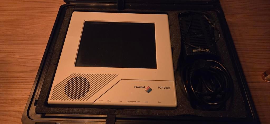 Polaroid DP 2000 LCD Multimediaprojector met tas, Audio, Tv en Foto, Beamers, Ophalen, Gebruikt, LCD, Polaroid