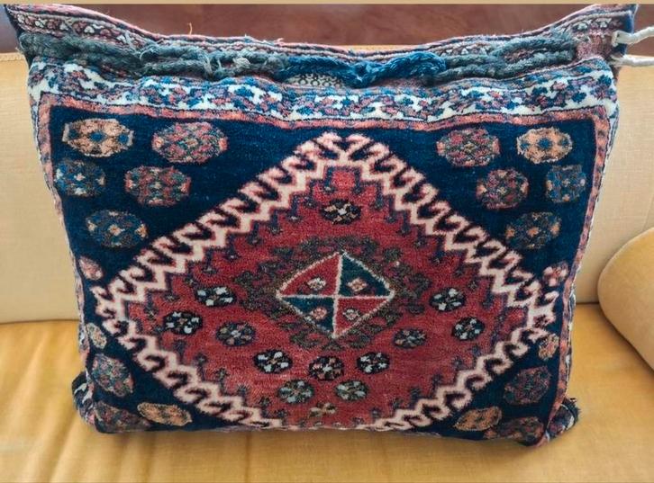 Perzisch kussen groot formaat, Antiek en Kunst, Antiek | Overige Antiek, Ophalen of Verzenden