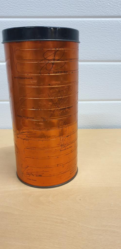 bolletje beschuitbus oranje voetbal retro 2000, Ophalen of Verzenden, 'T Olde Gre-j, Info@toldegrej.nl, Endepoelstraat 20f Didam