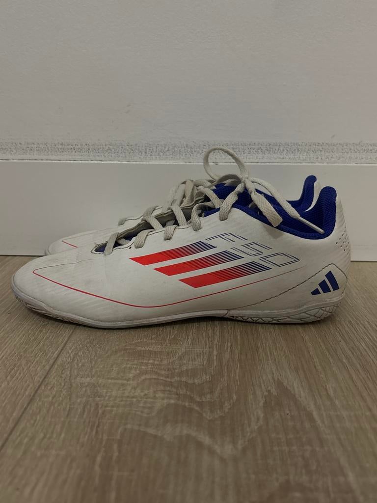 Voetbalschoenen kind F50, Sport en Fitness, Voetbal, Ophalen of Verzenden, Gebruikt, Schoenen