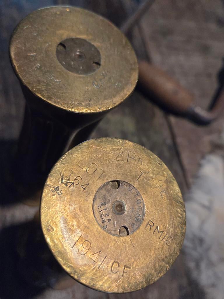 2 maal Engelse 2 pounder hulzen uit 1941, Ophalen of Verzenden, Landmacht, Engeland, Hulzen of Bodemvondsten