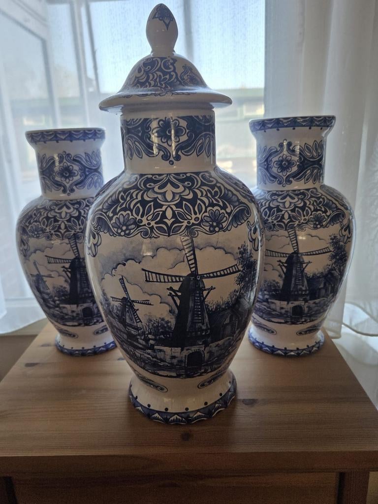 Delfts blauw kaststel met molens en dekselvaas, Ophalen