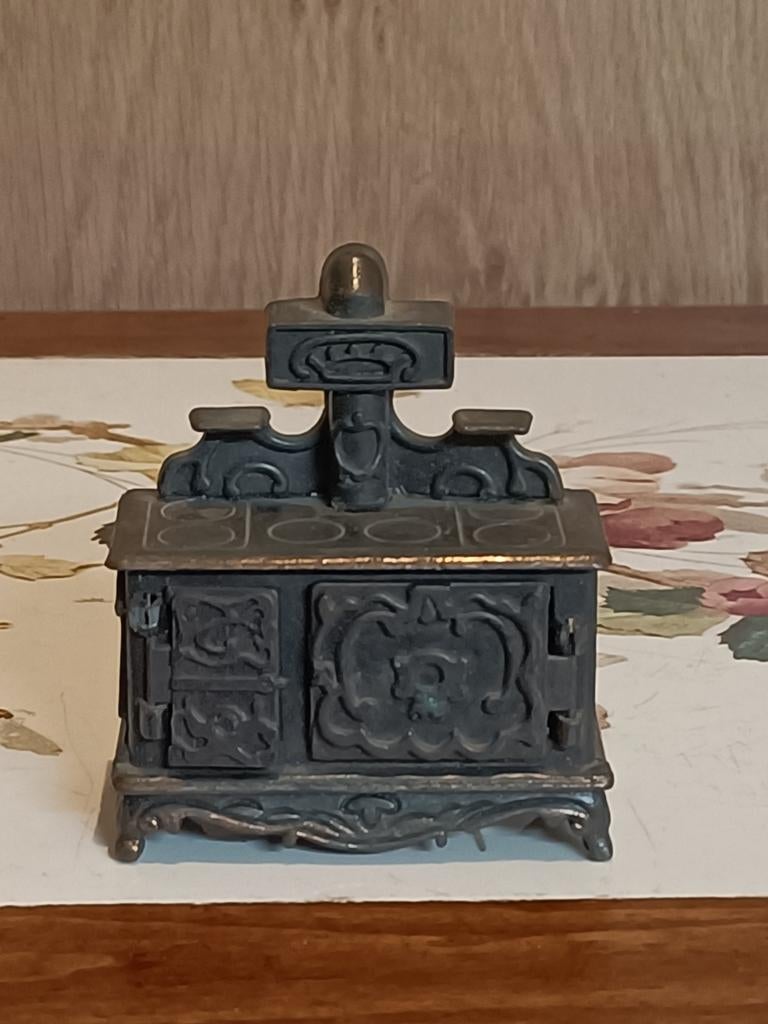 Gietijzeren miniatuur fornuisje poppenhuis, Verzamelen, Ophalen of Verzenden, Gebruikt, Poppenhuis