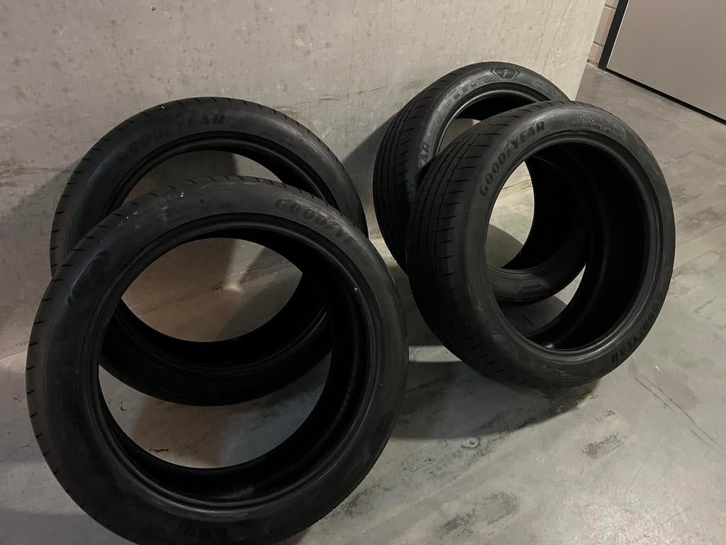Goodyear Eagle F1 zomerset, Gebruikt, 235 mm, Band(en), Personenwagen