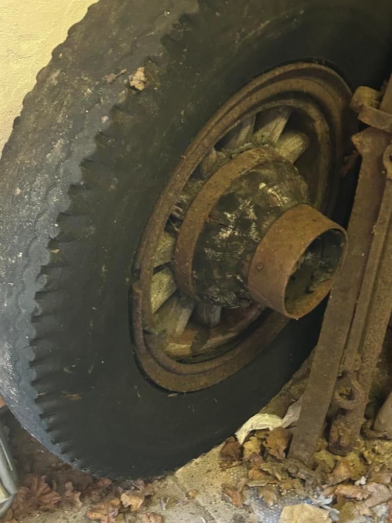 Band met houten naaf, Antiek en Kunst, Ophalen