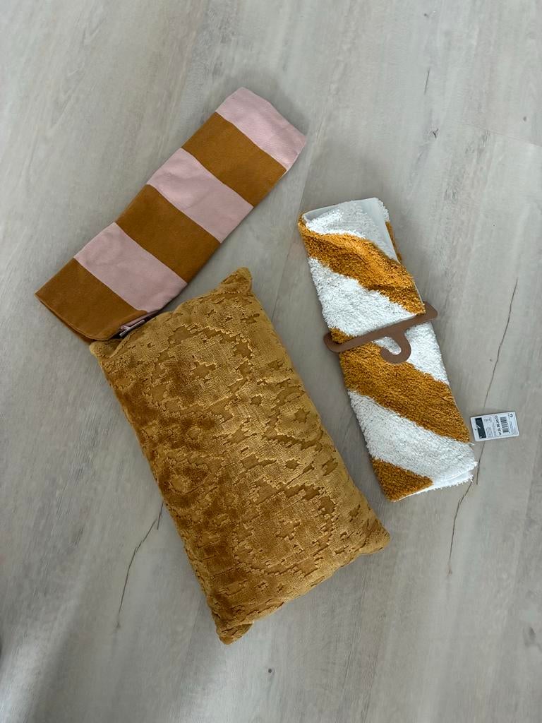 Set van 3 kussenhoezen okergeel/roze/wit - HEMA 50x30cm, Huis en Inrichting, Woonaccessoires | Kussens, Ophalen of Verzenden, Nieuw