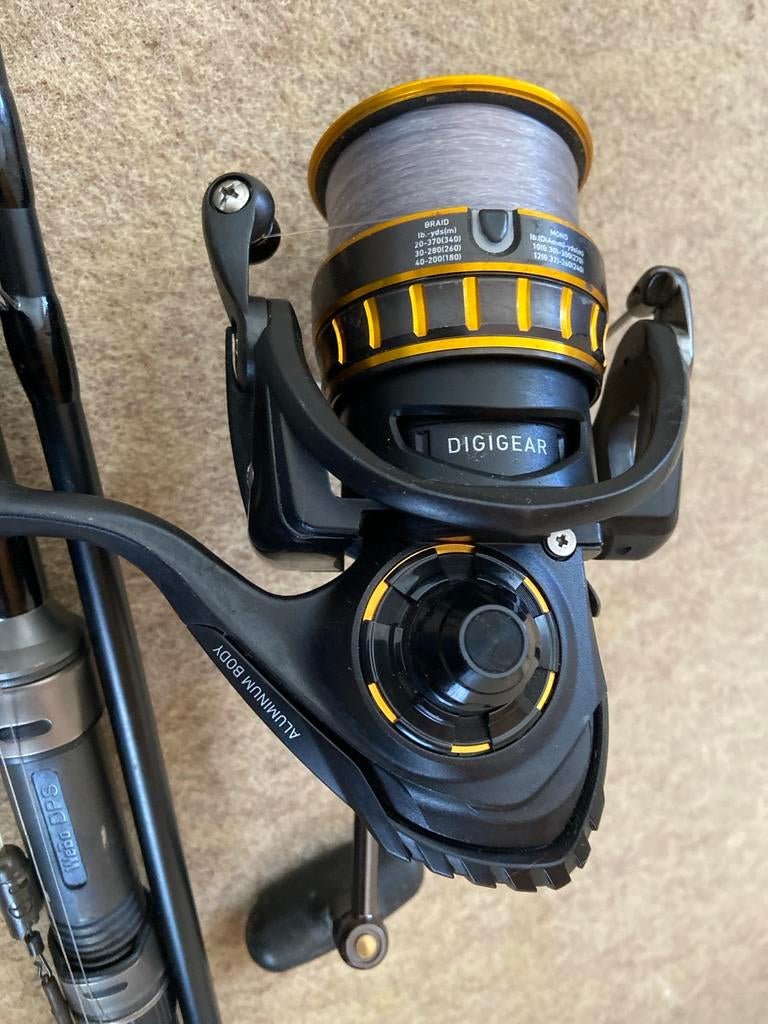 Daiwa Molen met Gevlochten Lijn - Zo goed als nieuw, Ophalen of Verzenden, Zo goed als nieuw, Molen